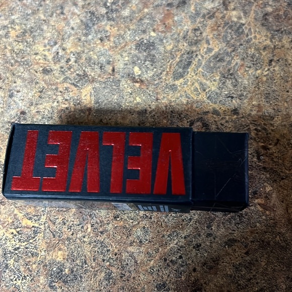 Jeffree Star Cosmetics, Velvet Trap Lipstick : Best Hair - Picture 5 of 6